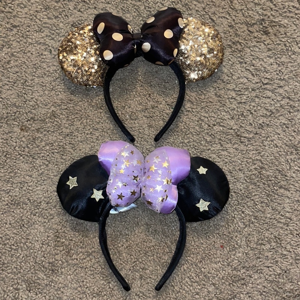 2 pairs of Authentic Disneyland Paris Minnie Ears